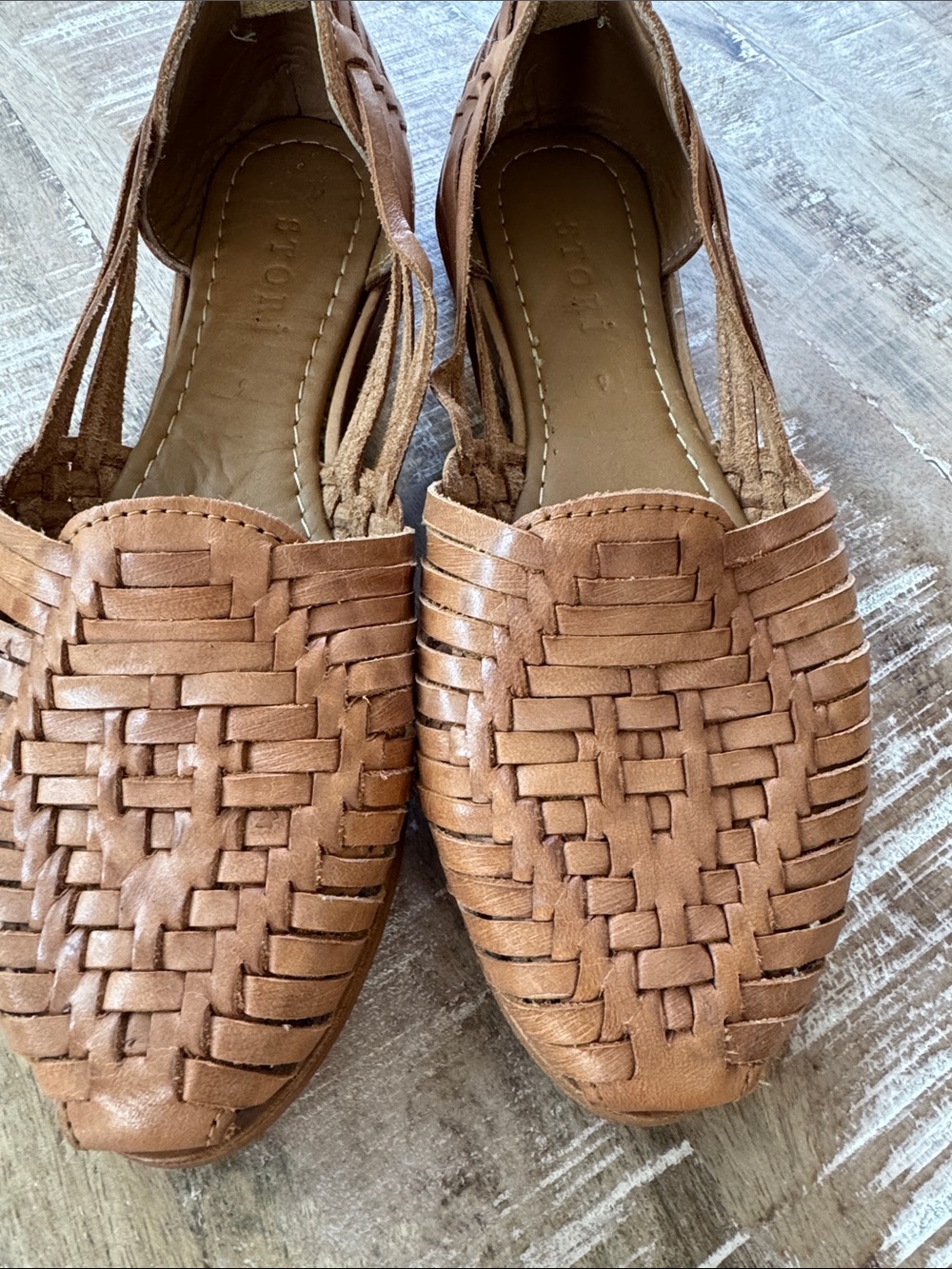 Stori Huarachi Leather Flats